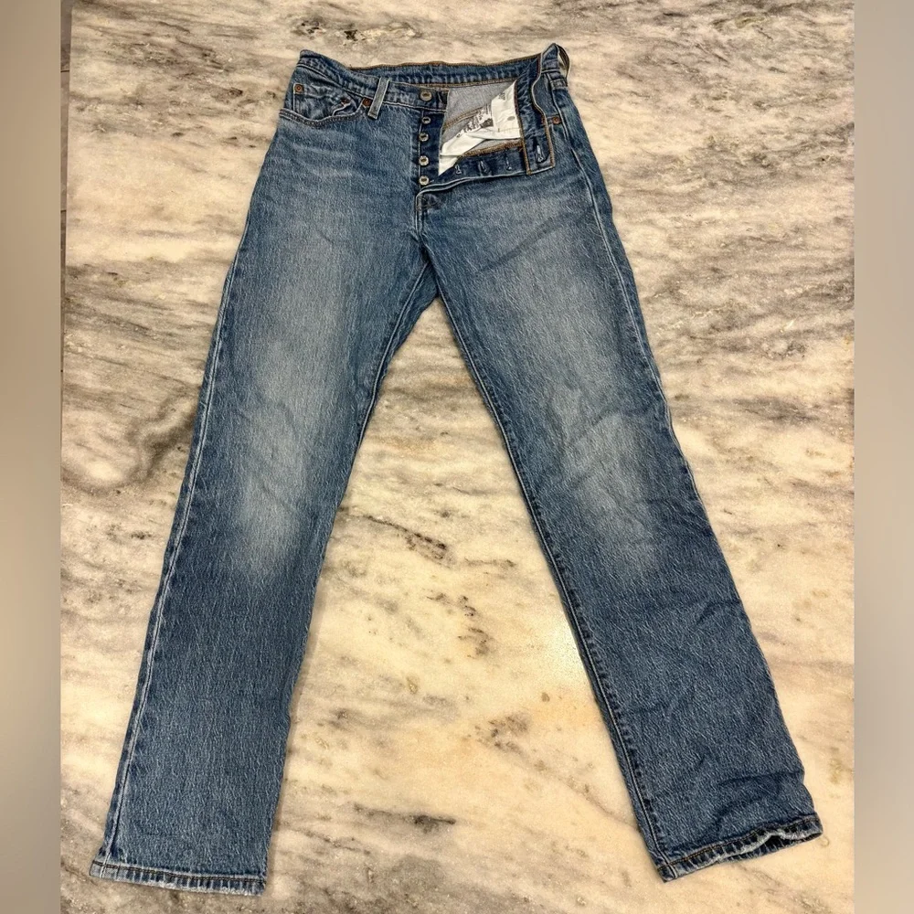 Levi's 501 Blue Denim Jeans - Picture 4 of 7